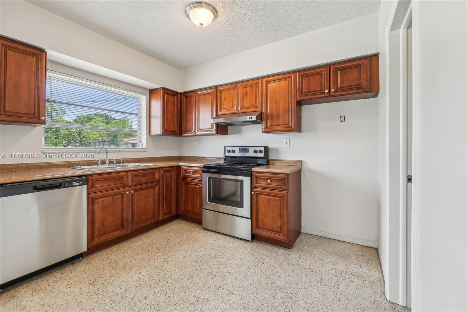 2650 SW 76th Ave