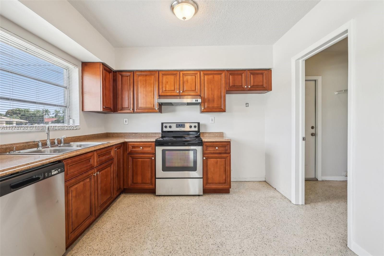 2650 SW 76th Ave