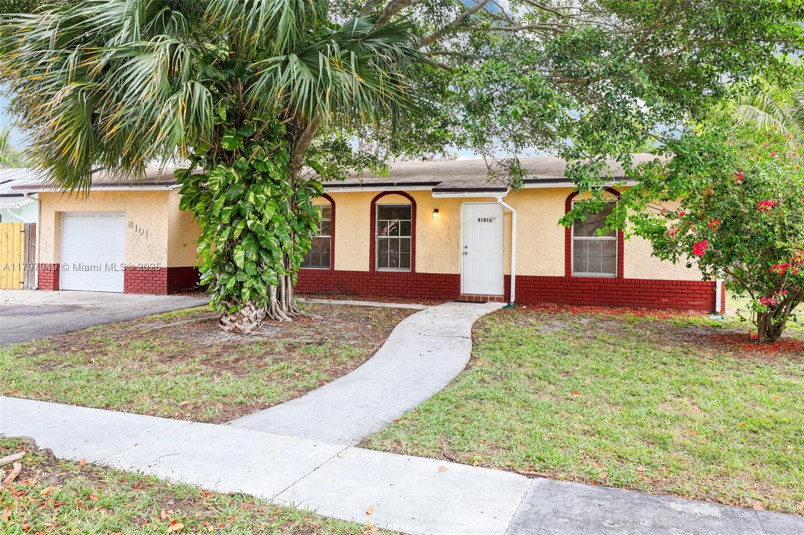 8101 NW 44th Ct