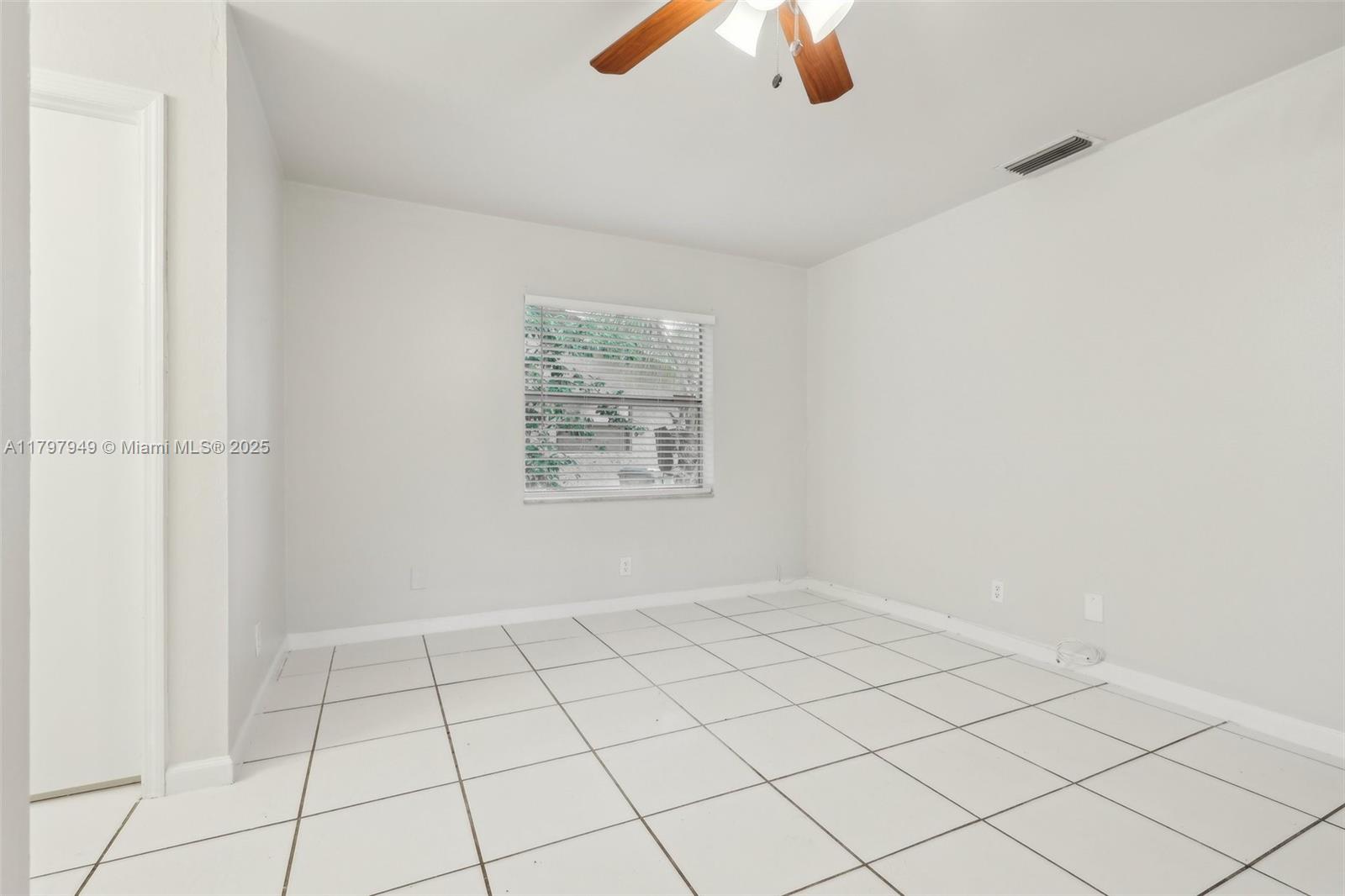 8101 NW 44th Ct