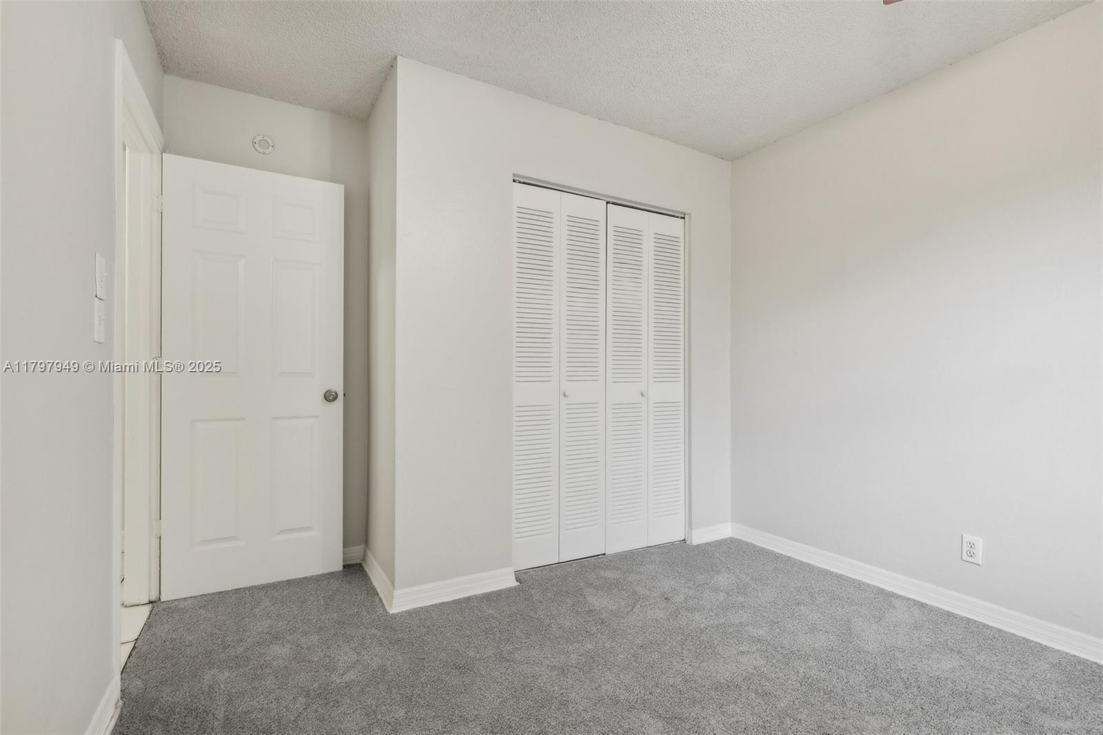 8101 NW 44th Ct
