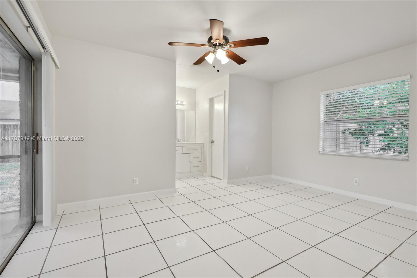 8101 NW 44th Ct