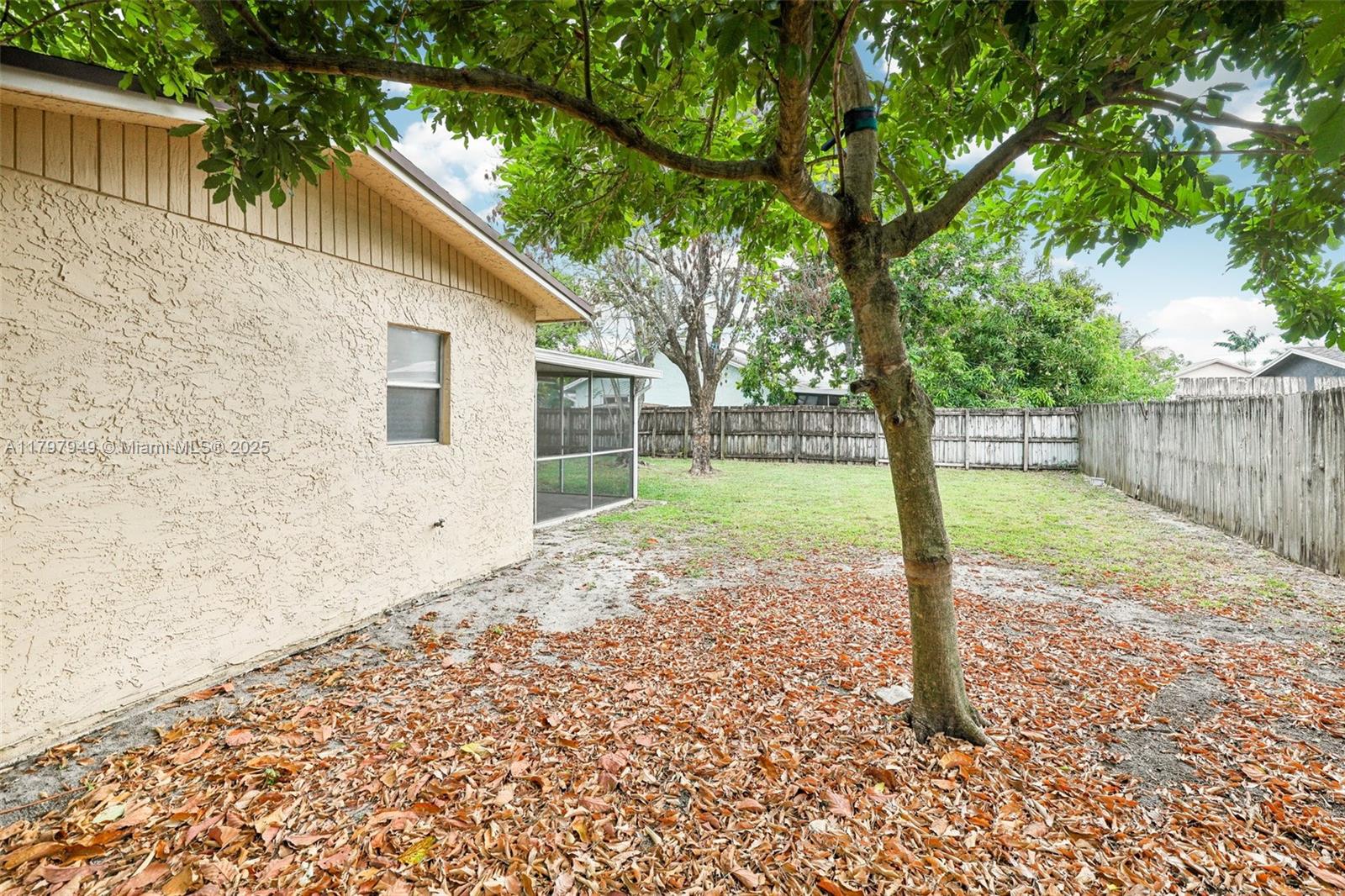 8101 NW 44th Ct