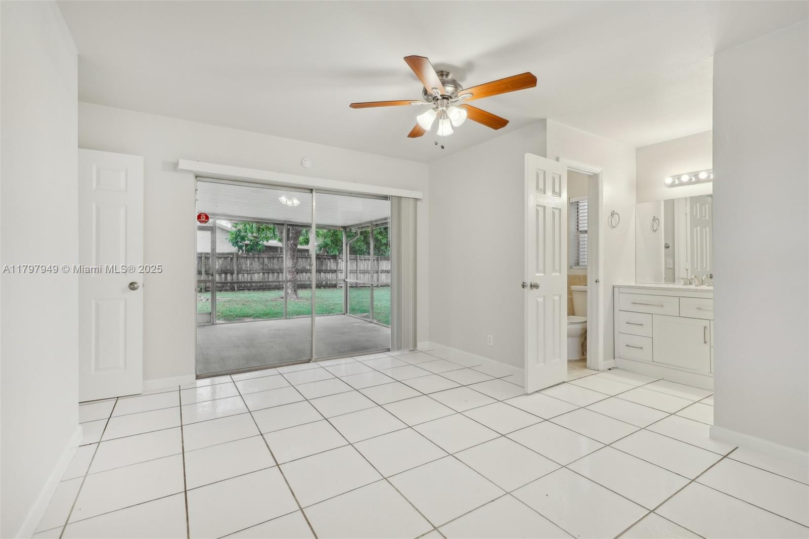 8101 NW 44th Ct