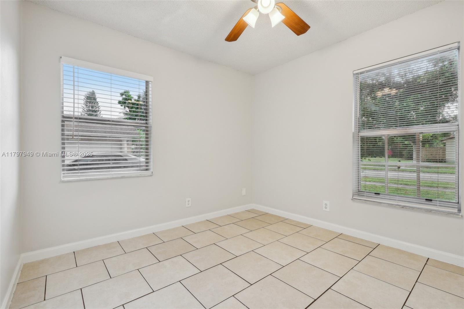 8101 NW 44th Ct