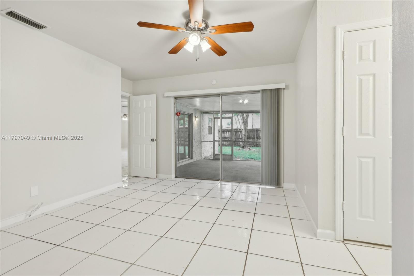 8101 NW 44th Ct