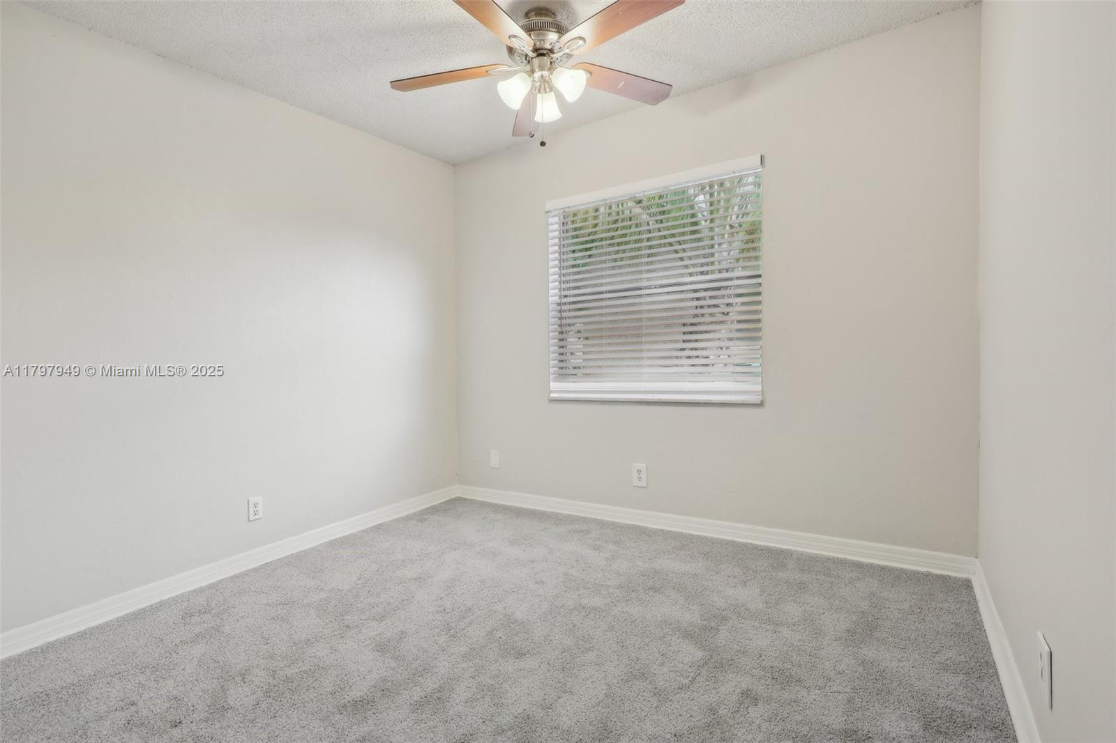 8101 NW 44th Ct