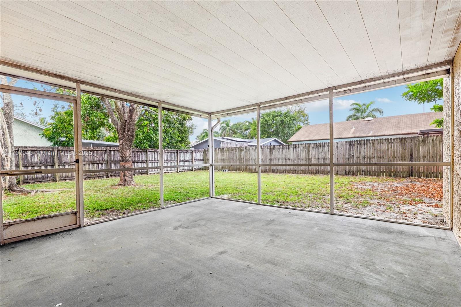 8101 NW 44th Ct