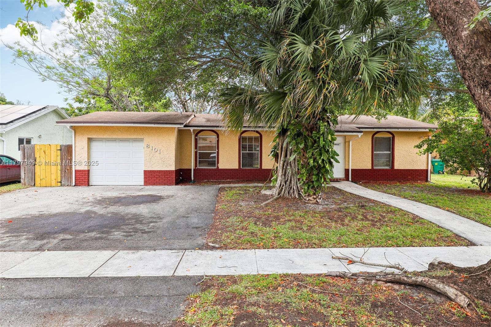 8101 NW 44th Ct