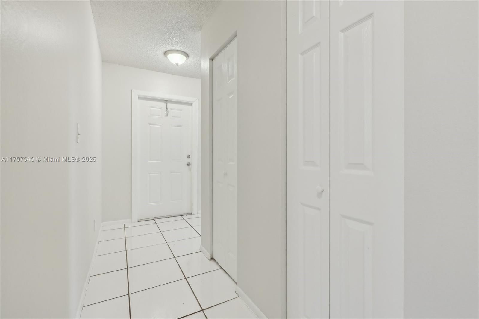 8101 NW 44th Ct