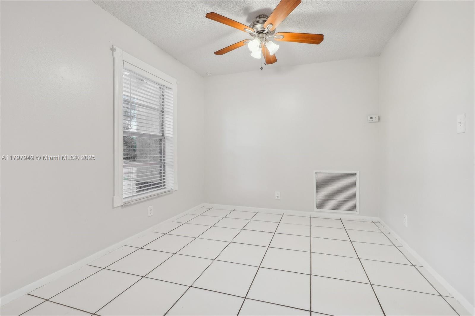 8101 NW 44th Ct