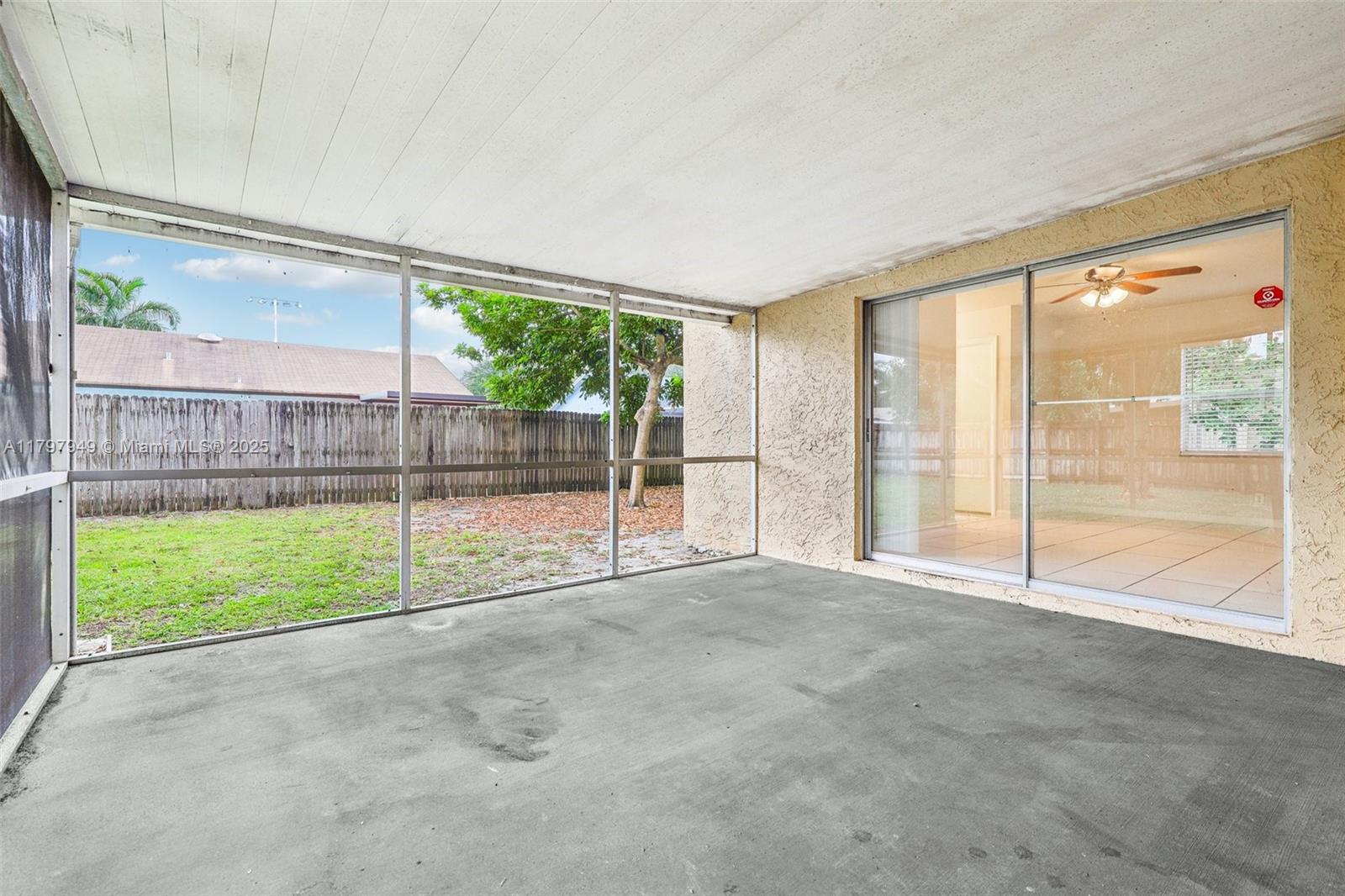 8101 NW 44th Ct