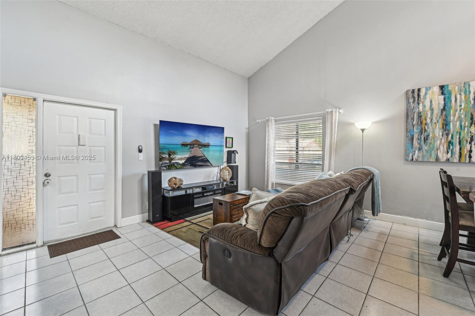 2323 NW 37th Ave