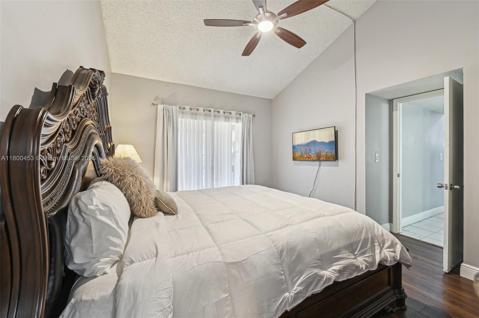 2323 NW 37th Ave