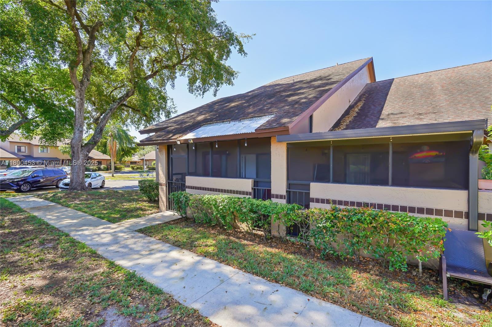 2323 NW 37th Ave