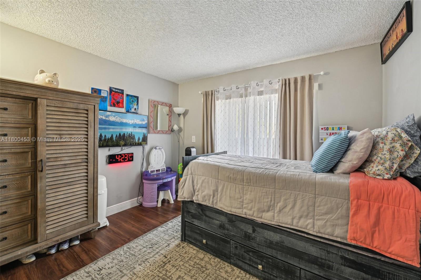 2323 NW 37th Ave