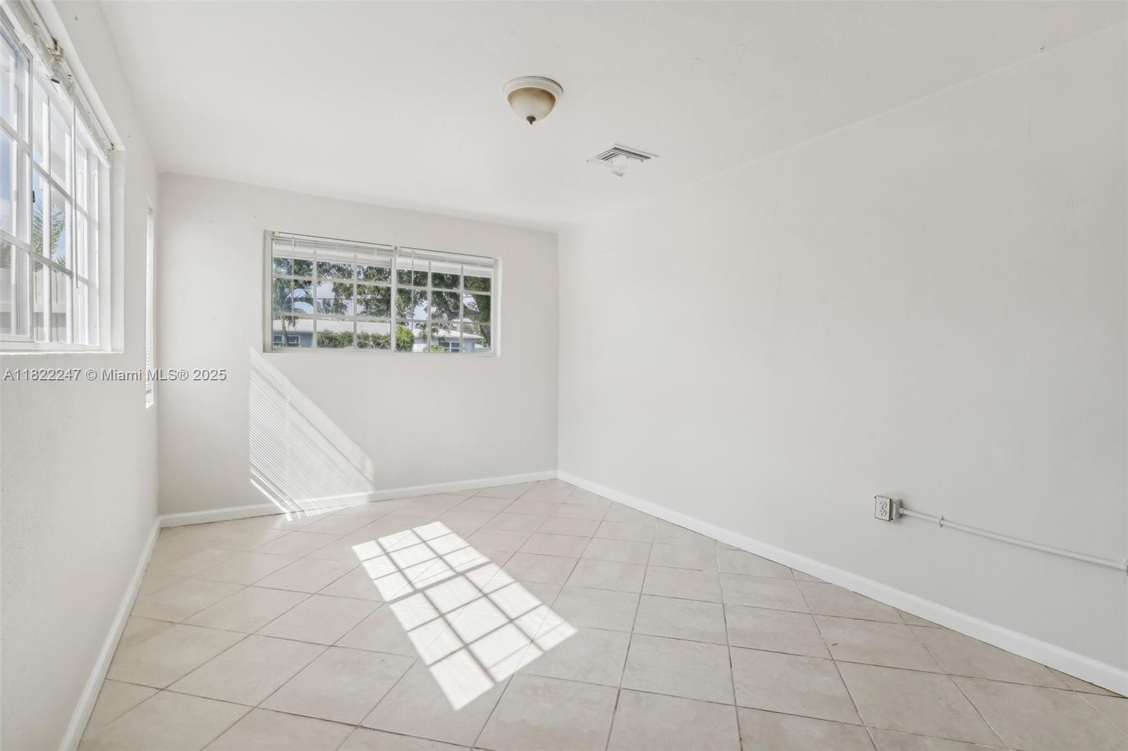 1700 SW 5th Ave