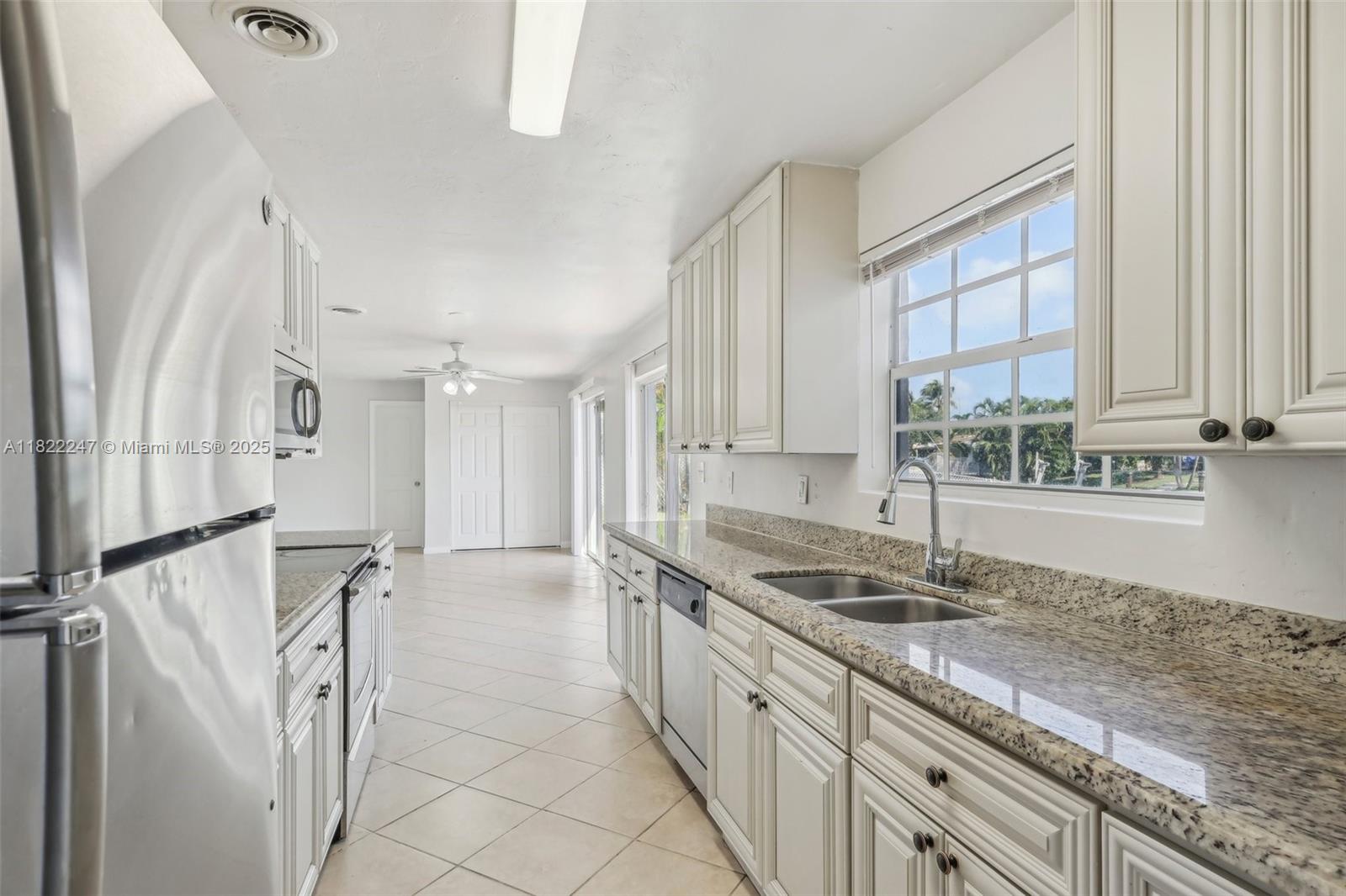 1700 SW 5th Ave