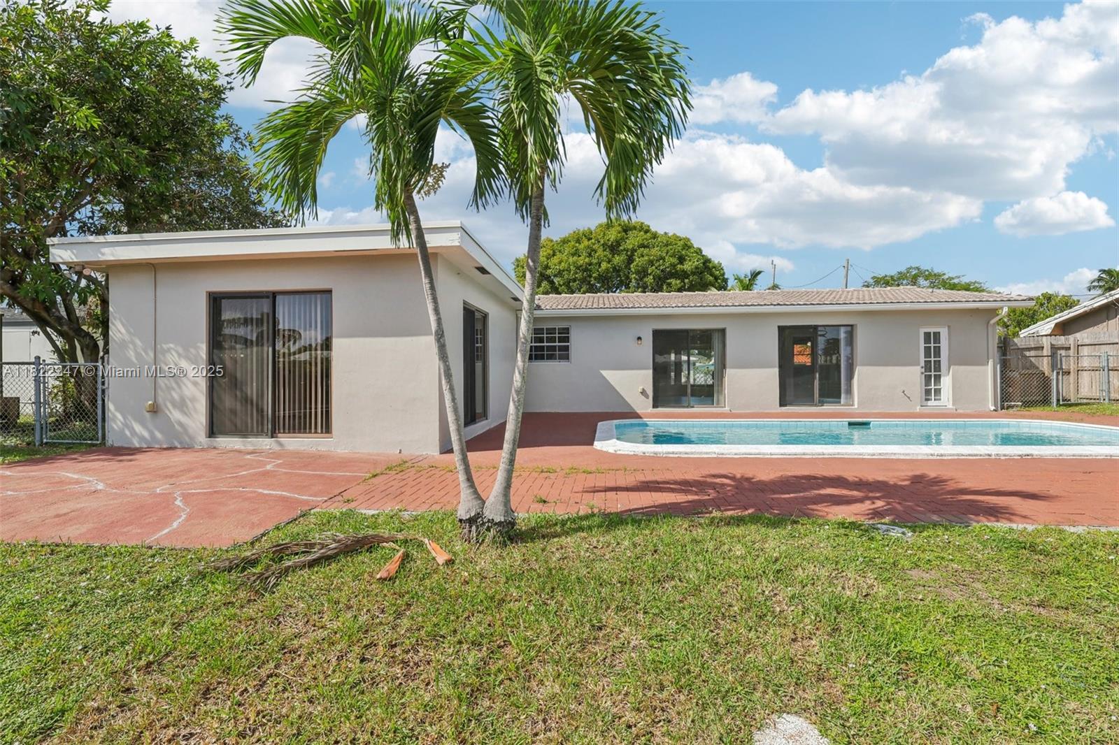 1700 SW 5th Ave