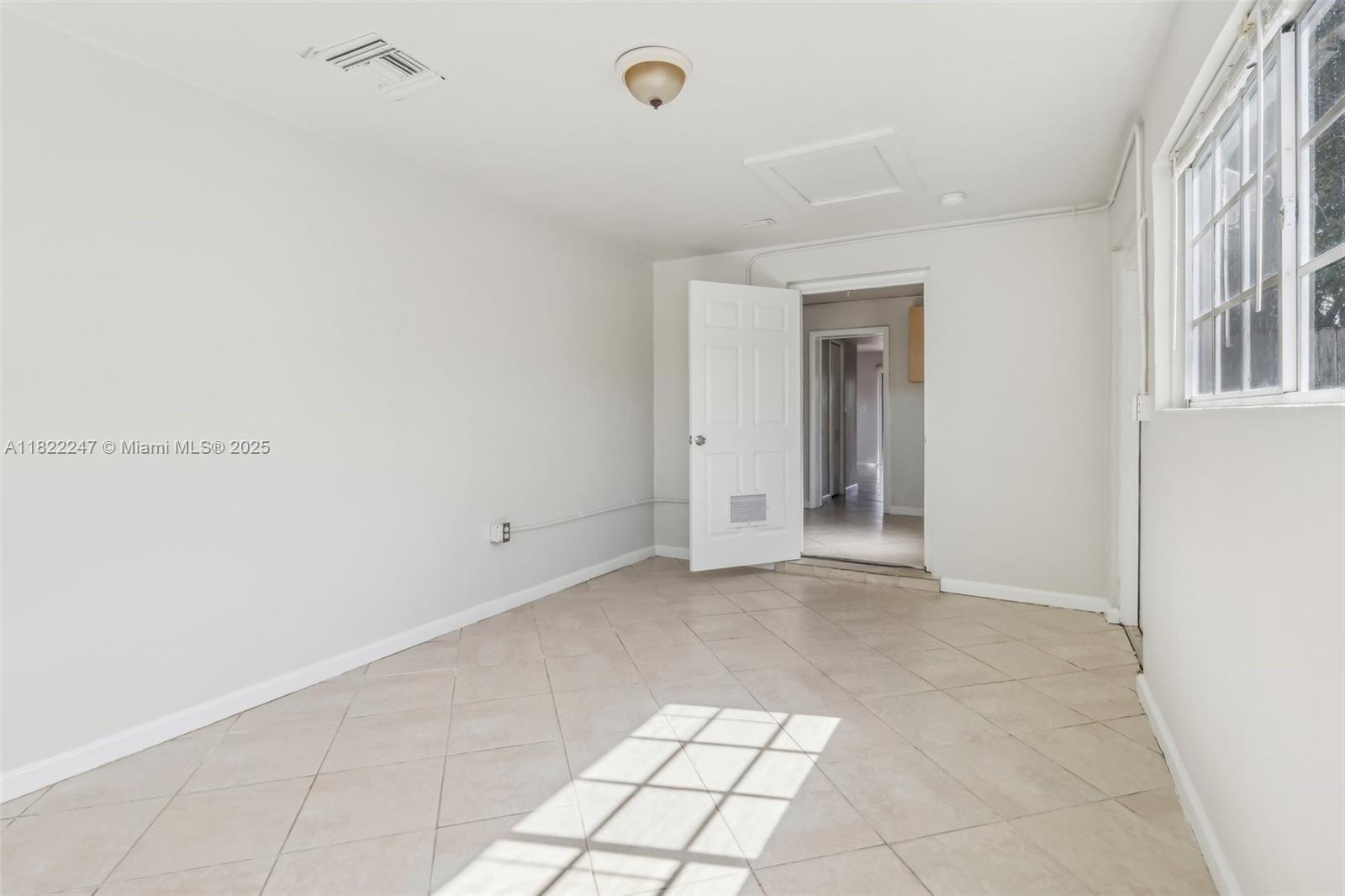 1700 SW 5th Ave