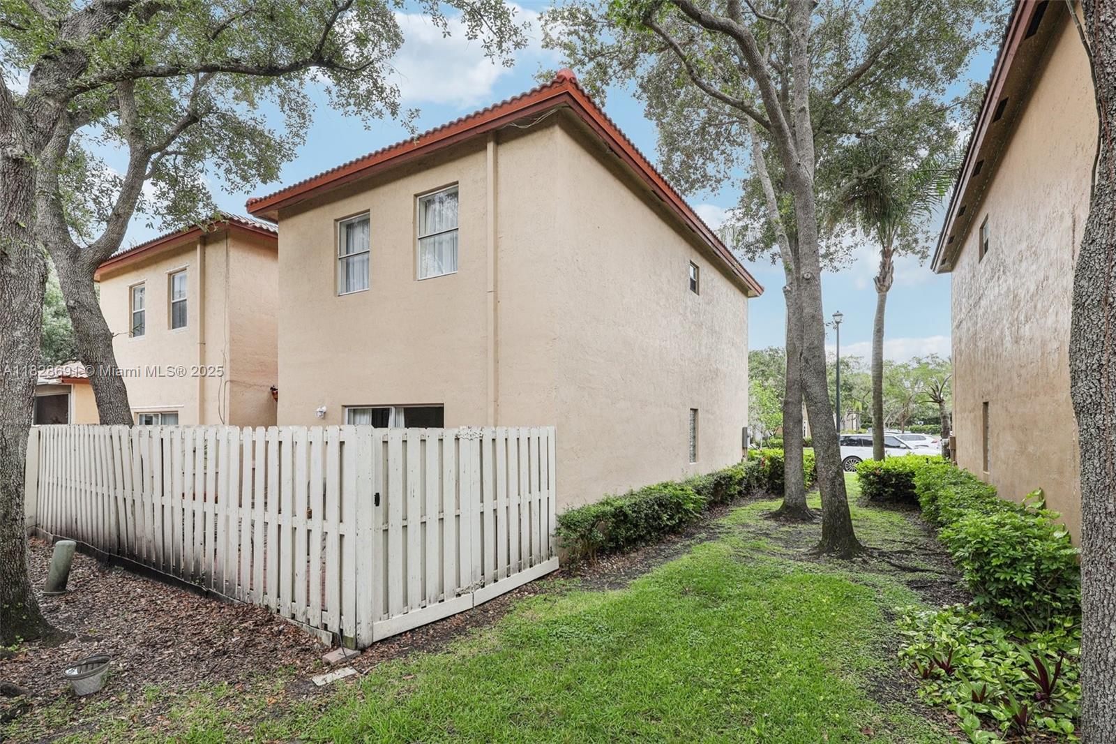 16111 Emerald Cove Rd
