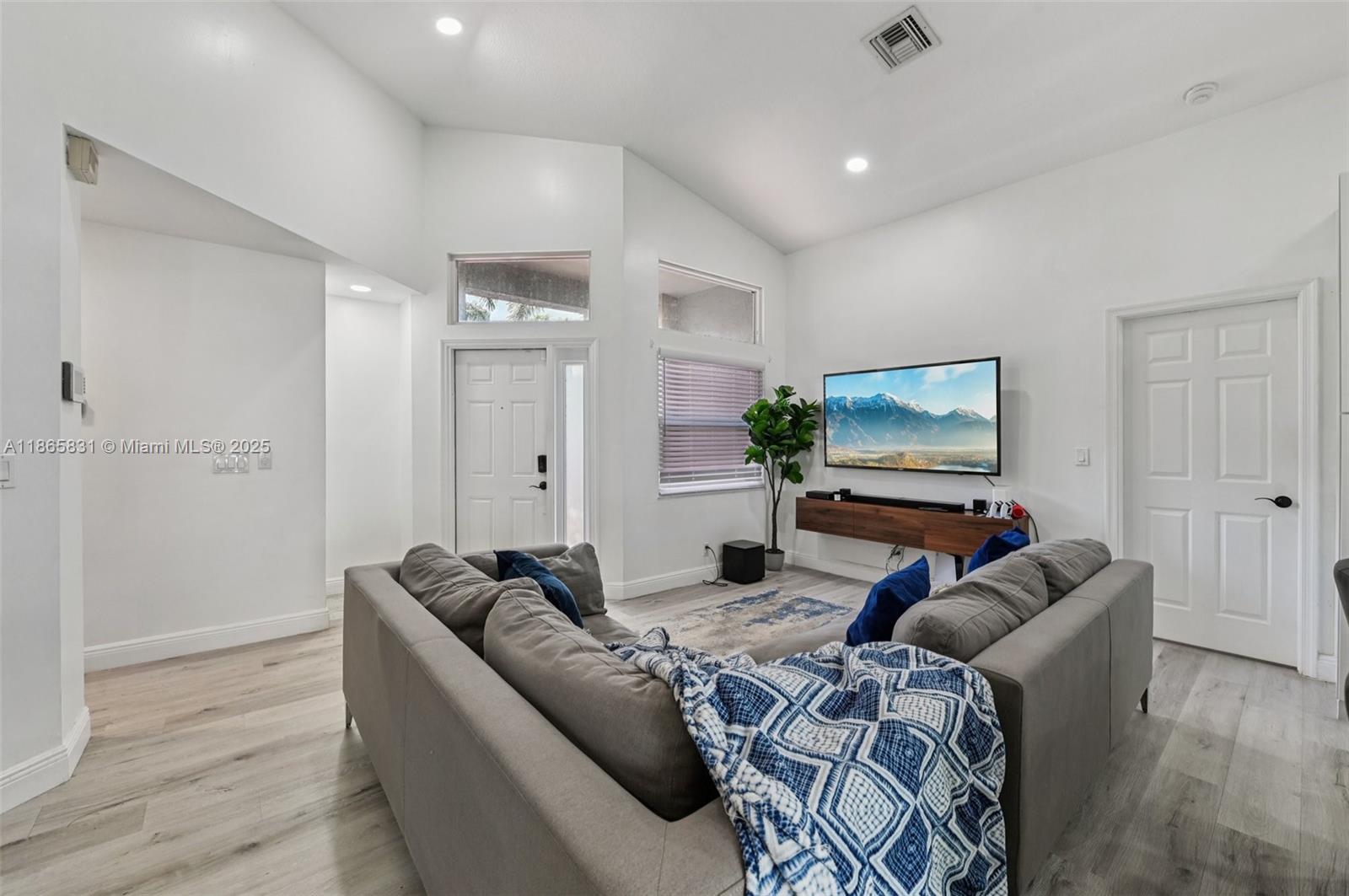 10681 Lago Welleby Dr