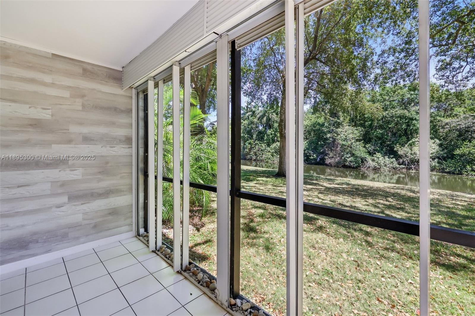 101 Royal Park Dr # 1D, Oakland Park Unit: 1D
