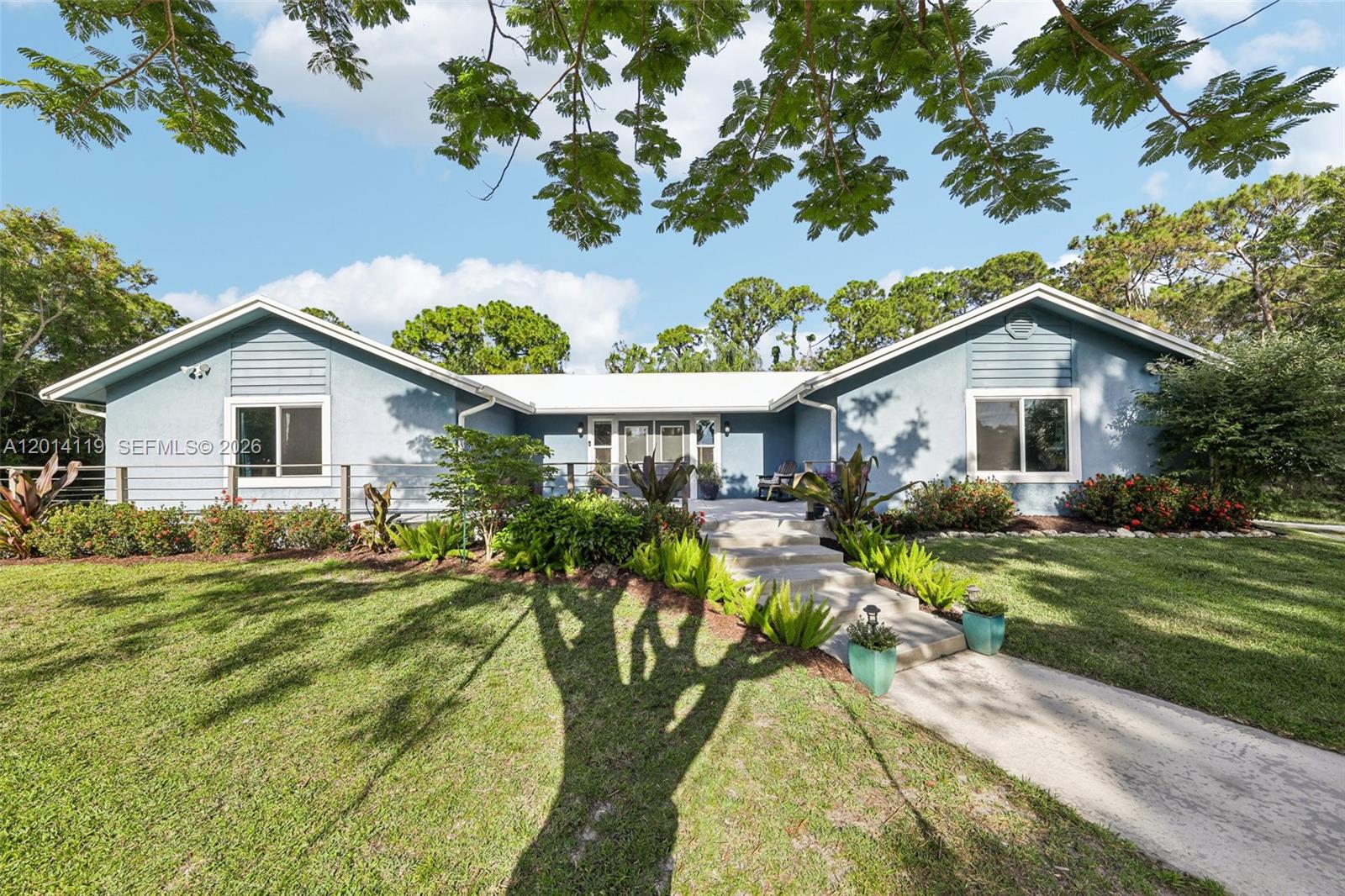 15698 N 77th Trl N