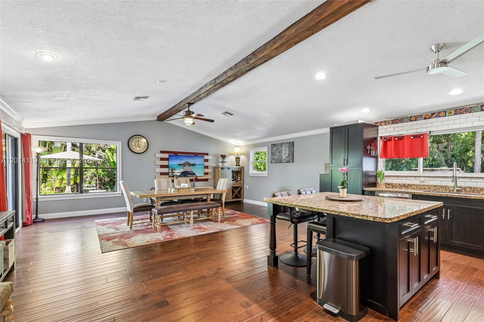 15698 N 77th Trl N