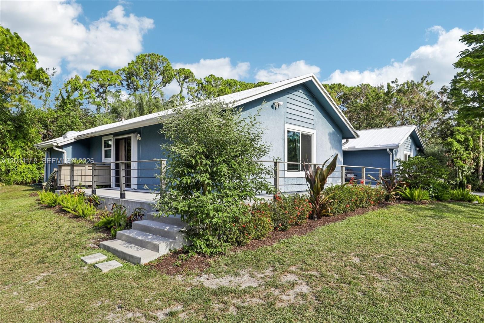 15698 N 77th Trl N