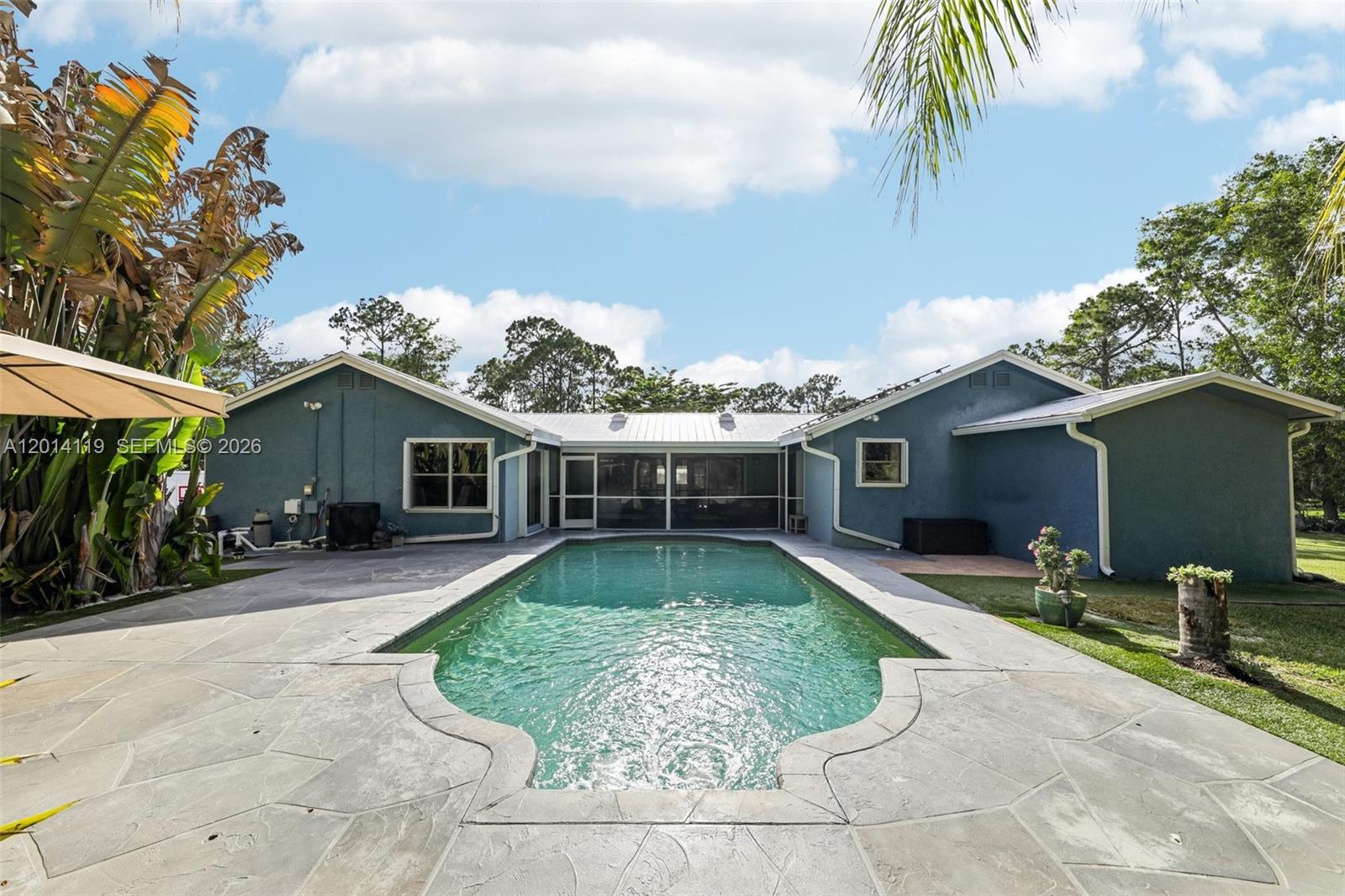 15698 N 77th Trl N