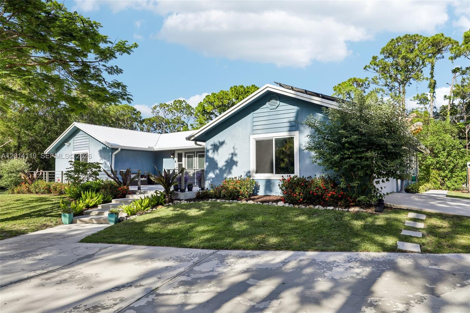 15698 N 77th Trl N