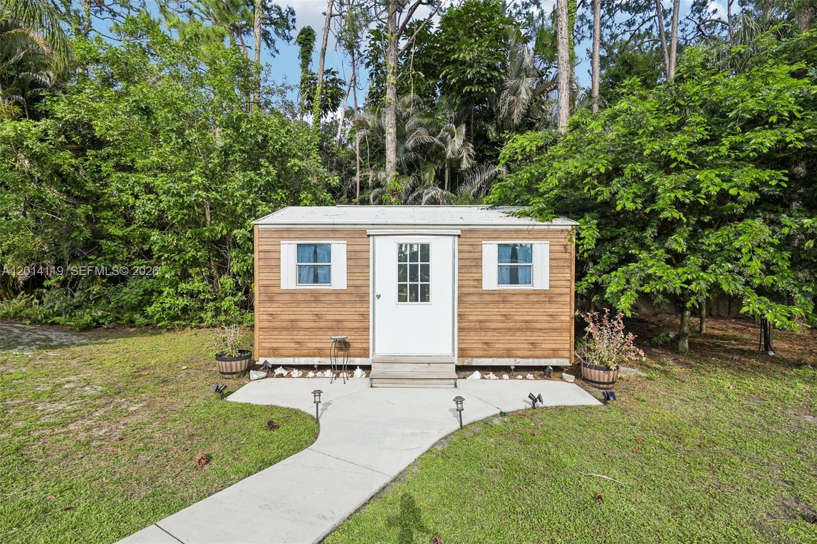 15698 N 77th Trl N