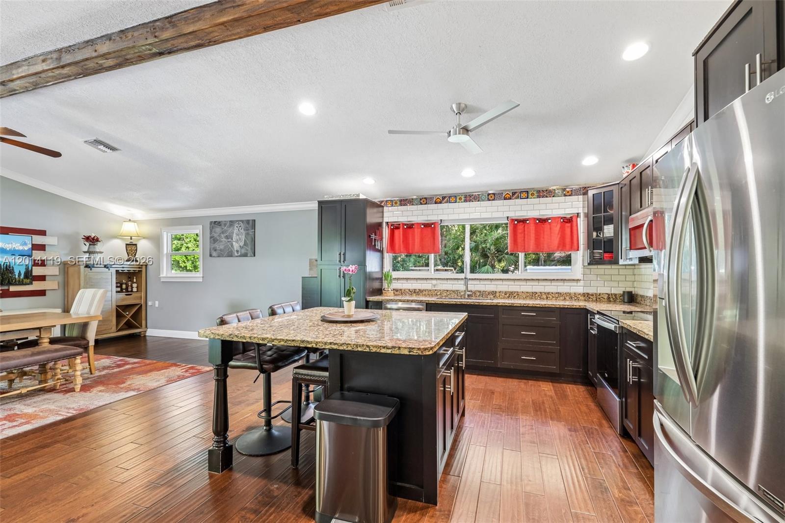 15698 N 77th Trl N