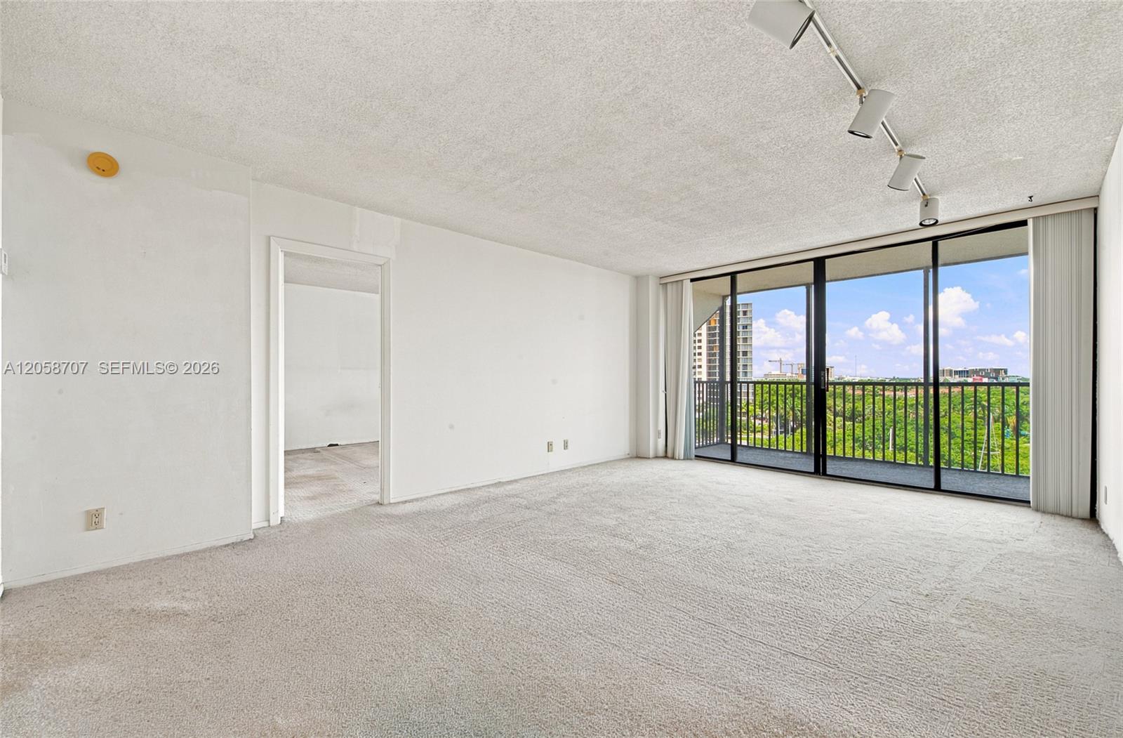 3401 N Country Club Dr # 804