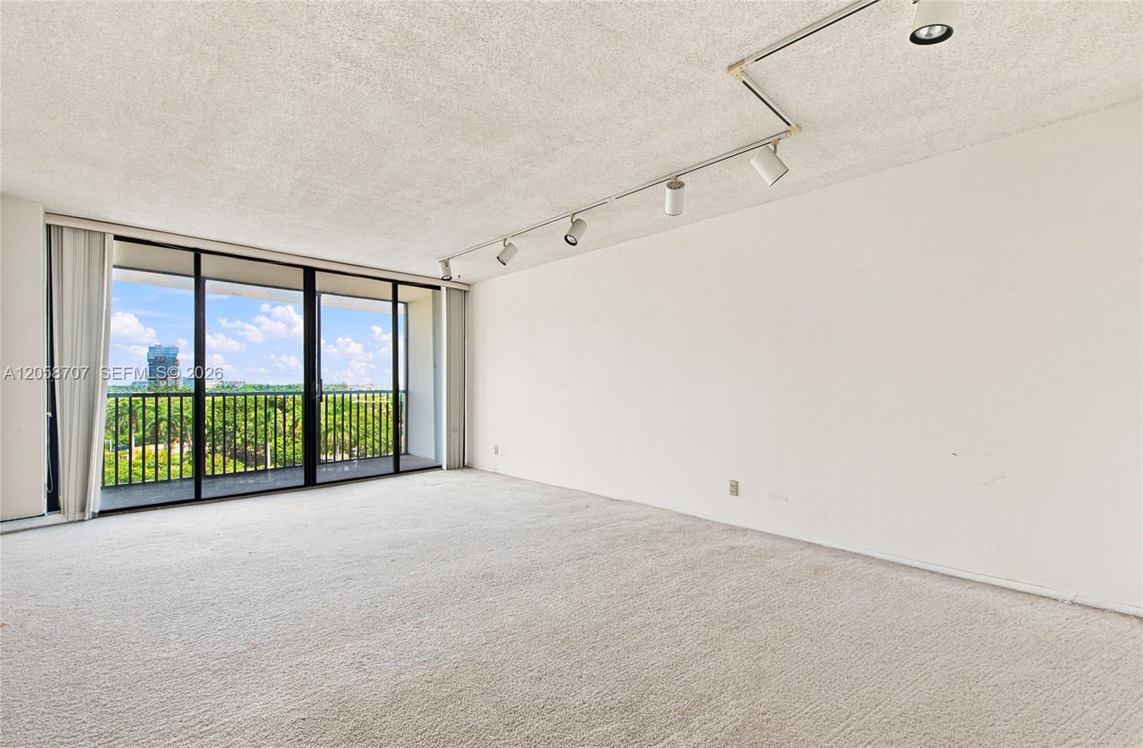 3401 N Country Club Dr # 804