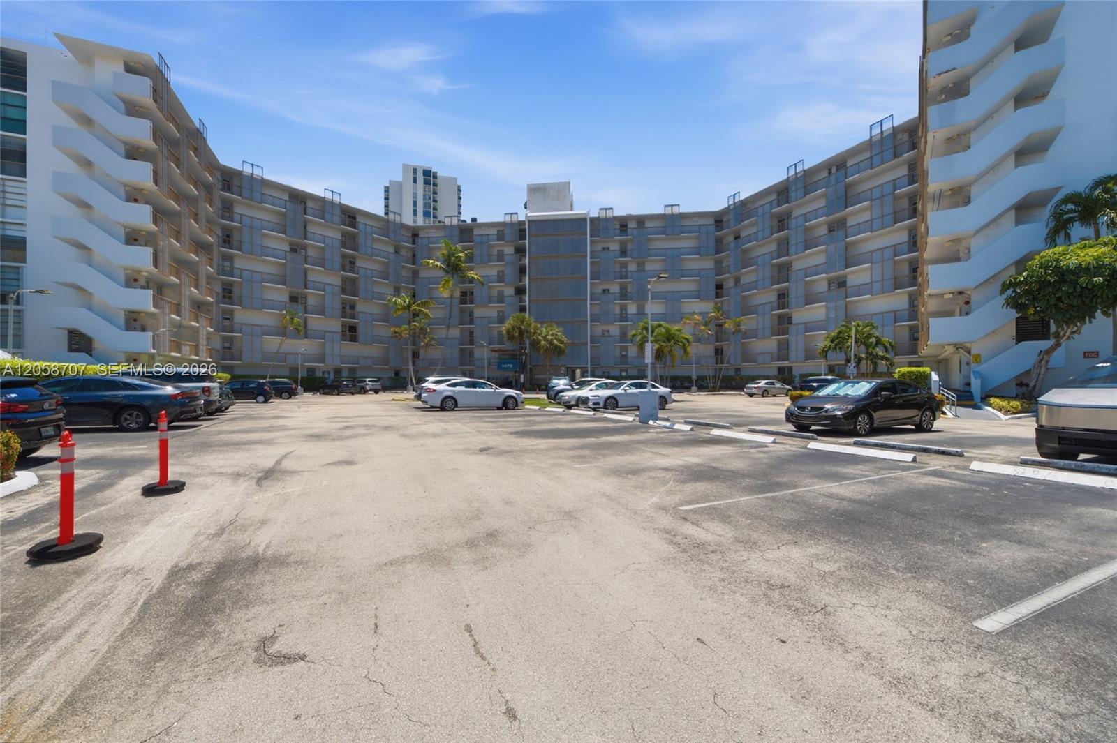 3401 N Country Club Dr # 804