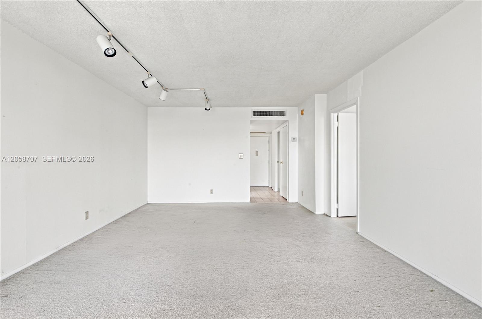 3401 N Country Club Dr # 804