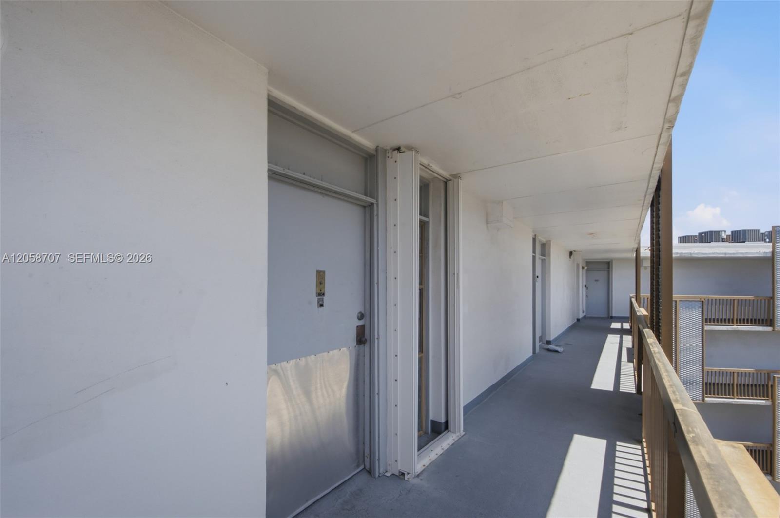3401 N Country Club Dr # 804