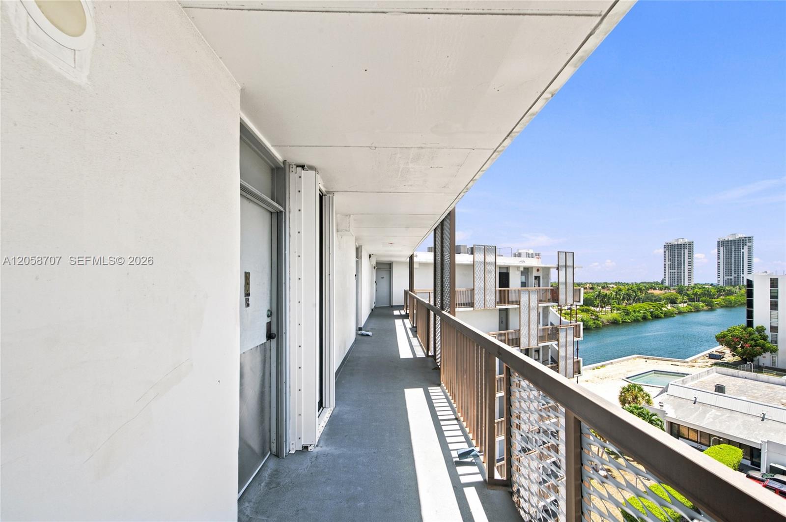 3401 N Country Club Dr # 804