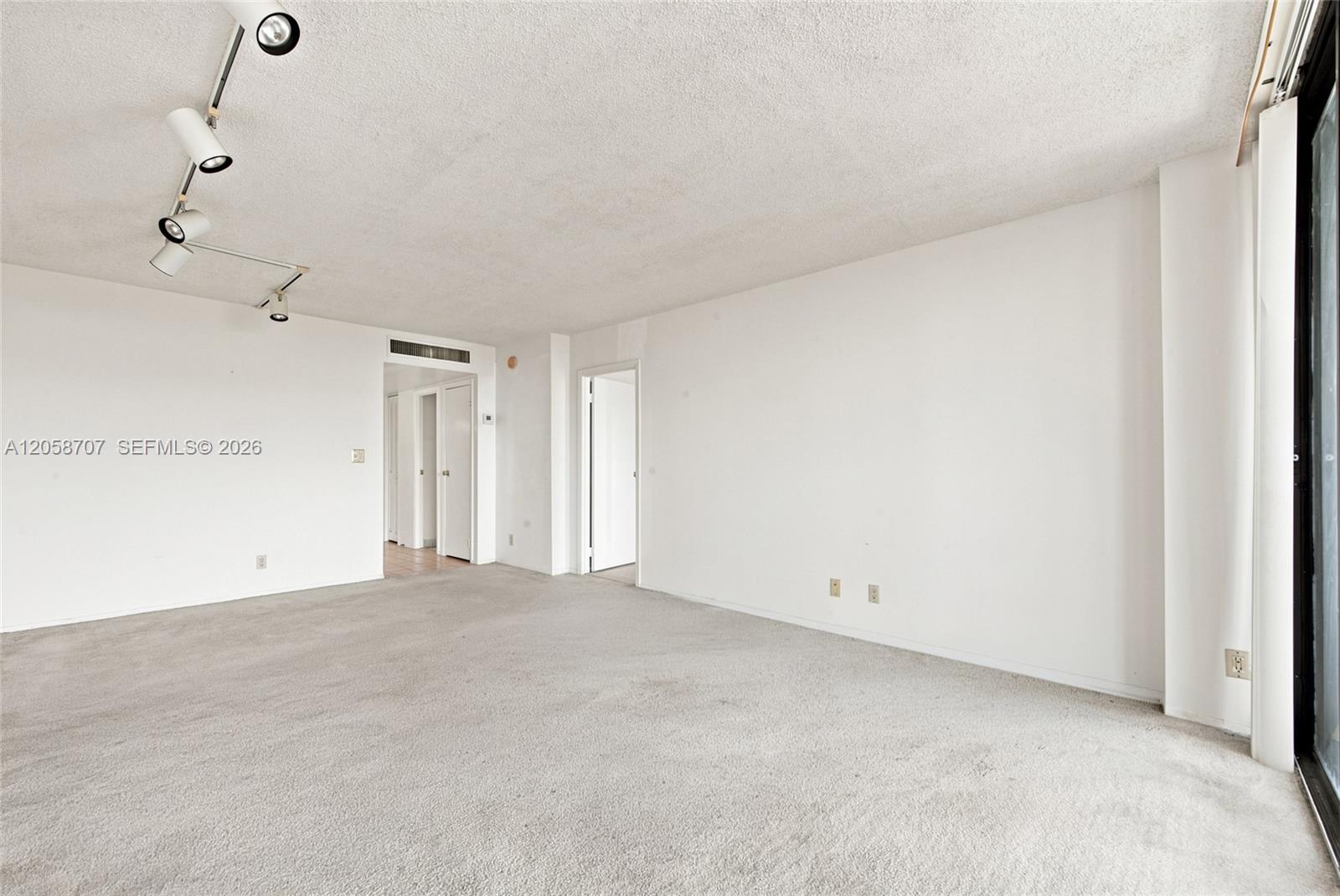 3401 N Country Club Dr # 804