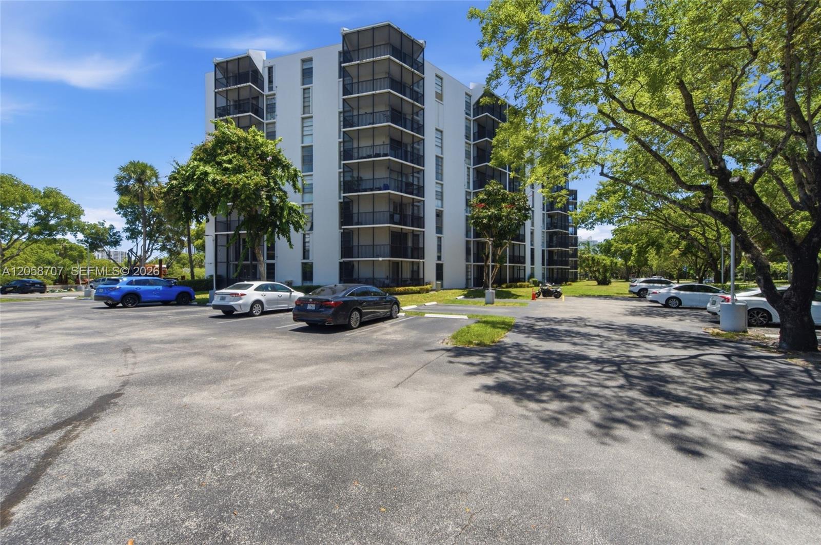 3401 N Country Club Dr # 804