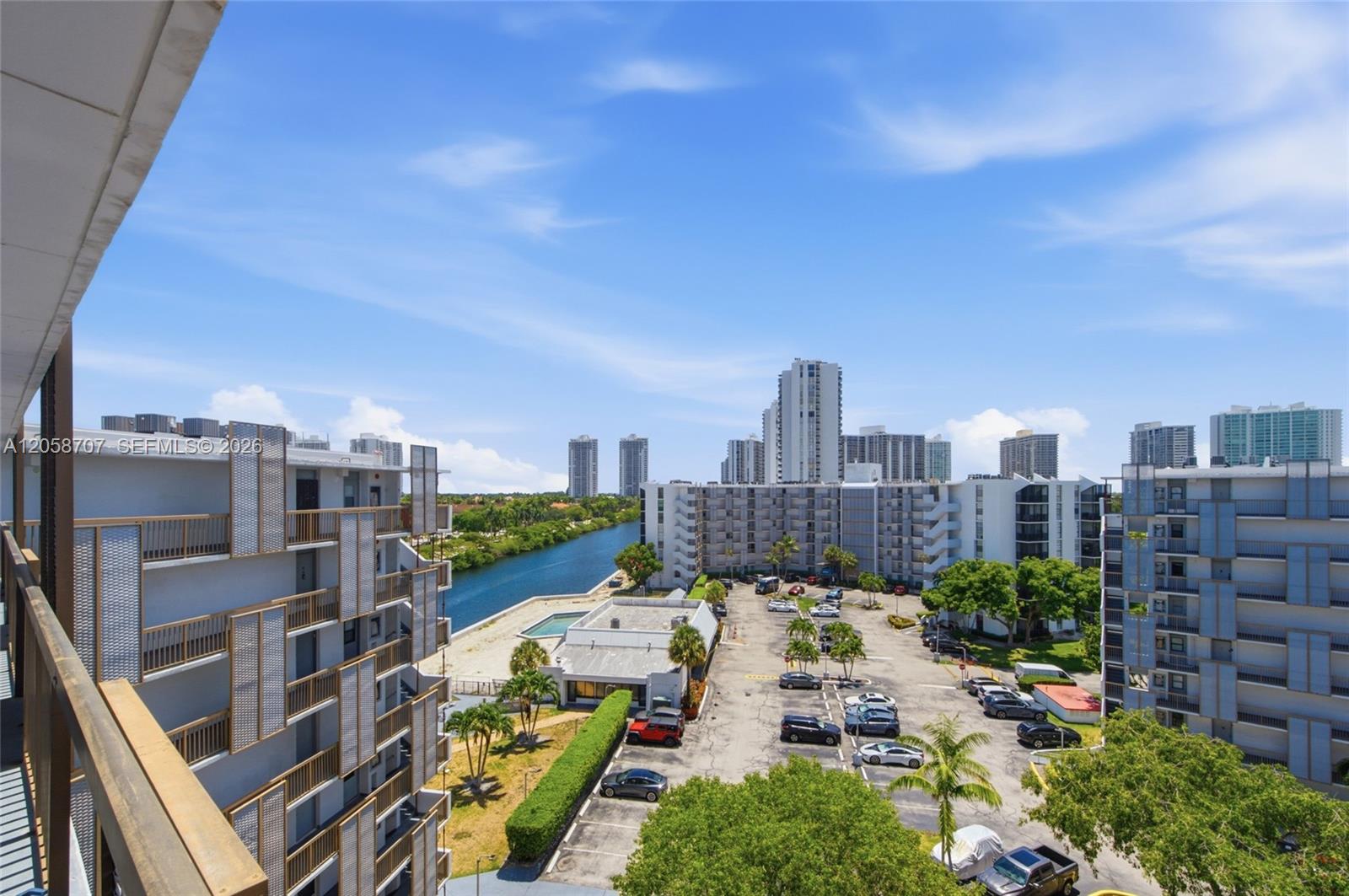 3401 N Country Club Dr # 804