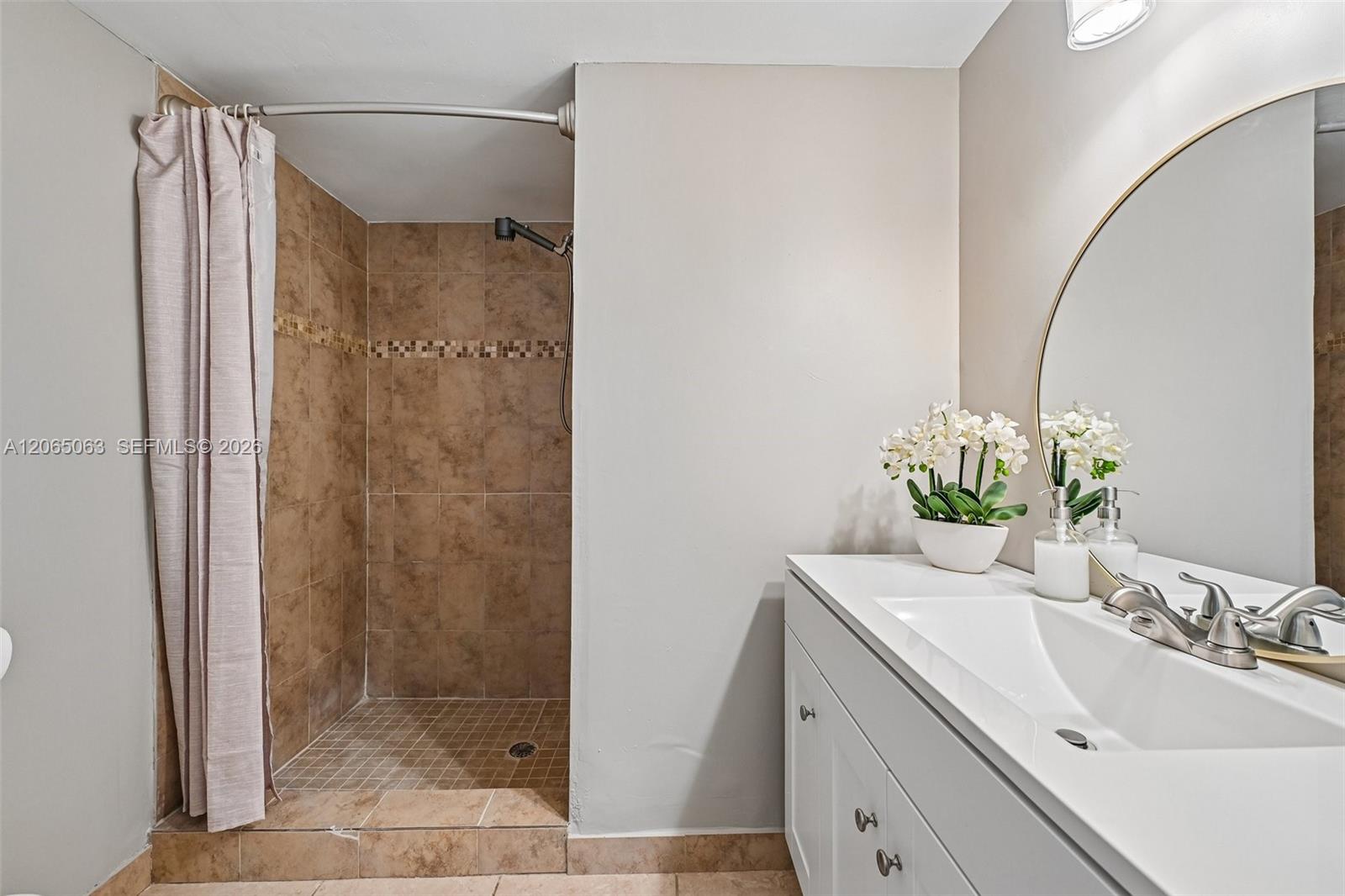 2830 Riverside Dr # 3 Unit: 103-3