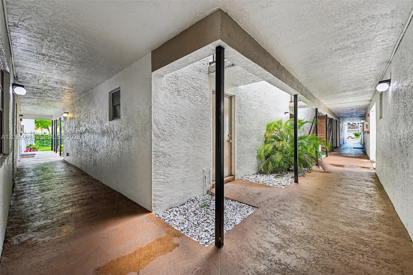 2830 Riverside Dr # 3 Unit: 103-3