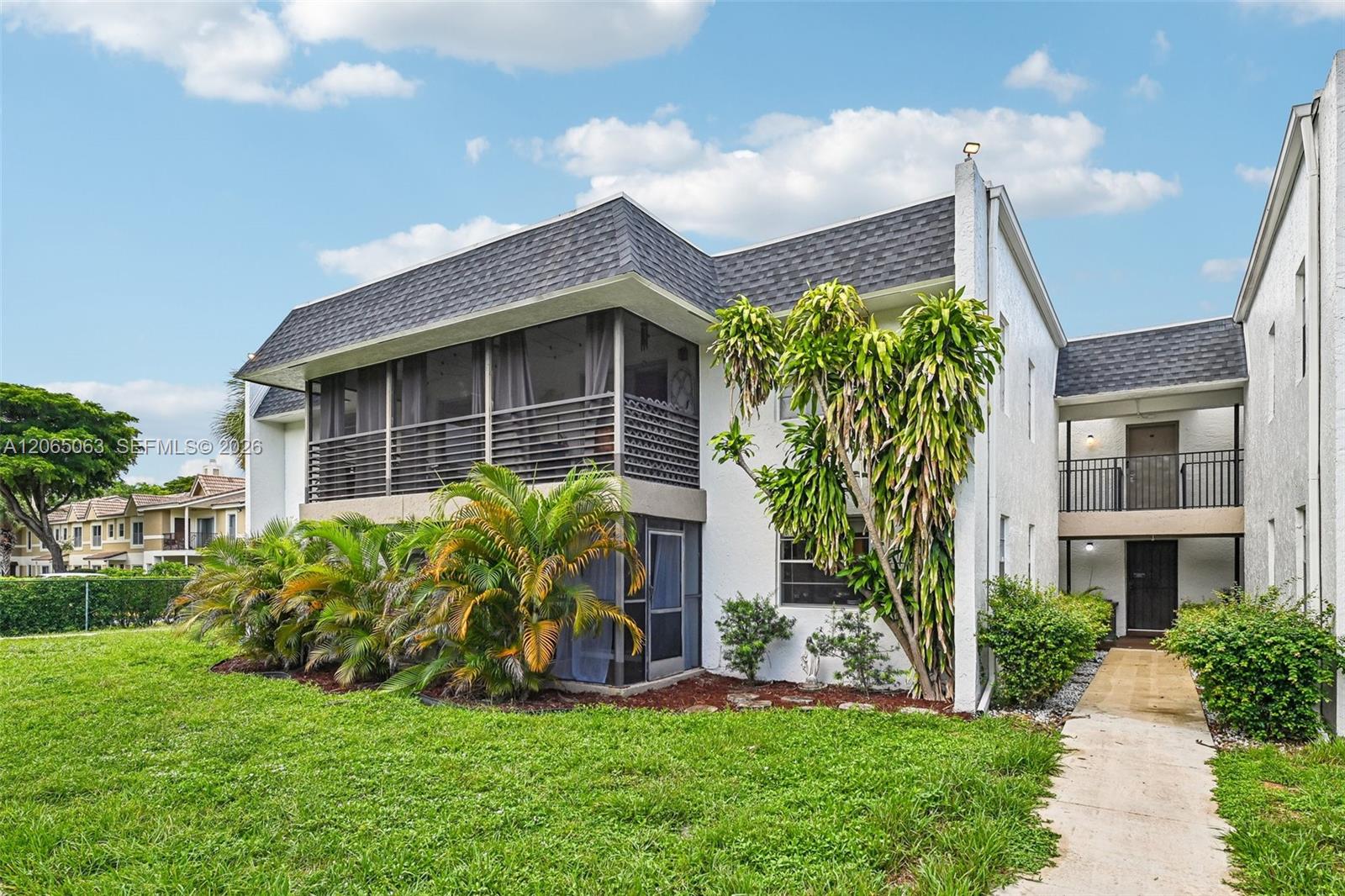 2830 Riverside Dr # 3 Unit: 103-3