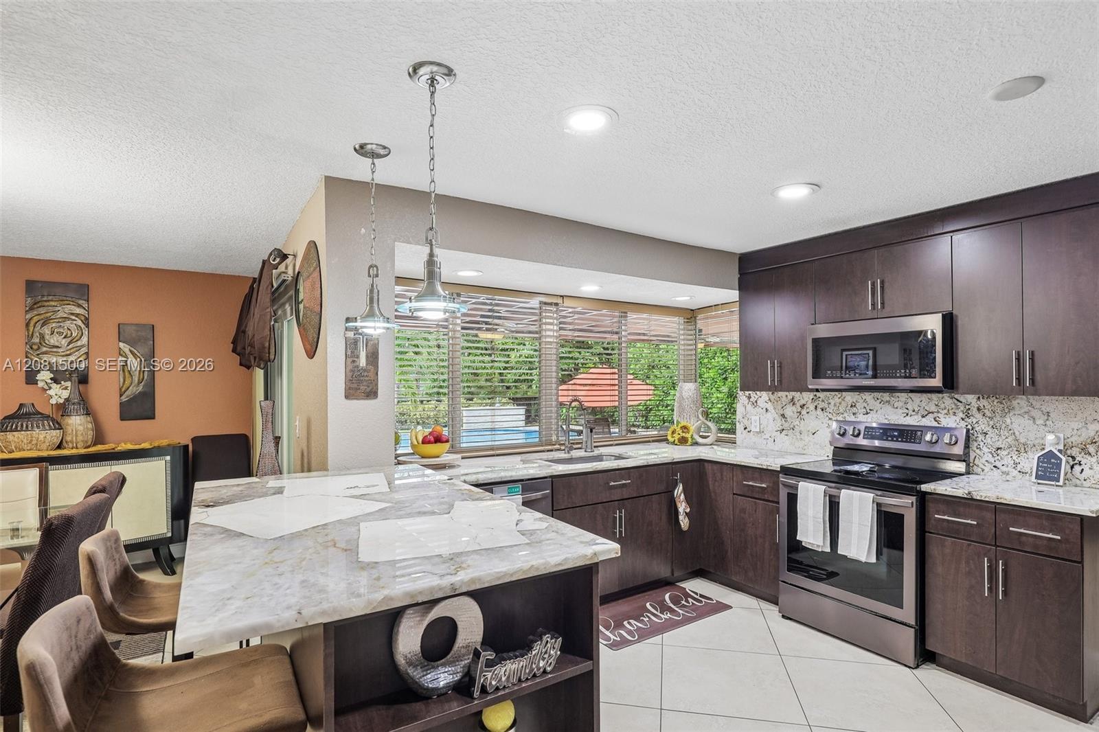 8835 NW 27th St