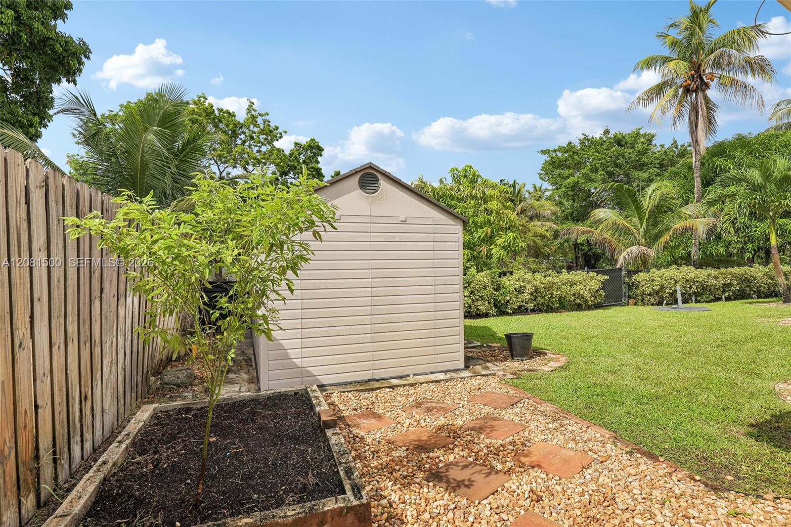 8835 NW 27th St