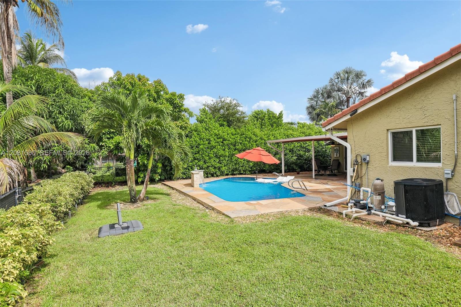 8835 NW 27th St