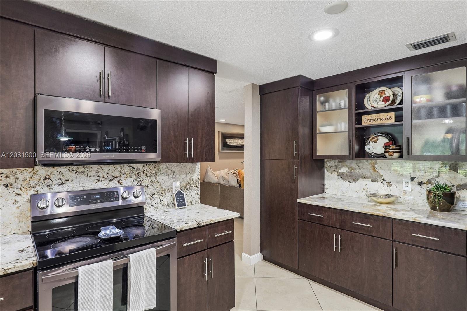 8835 NW 27th St